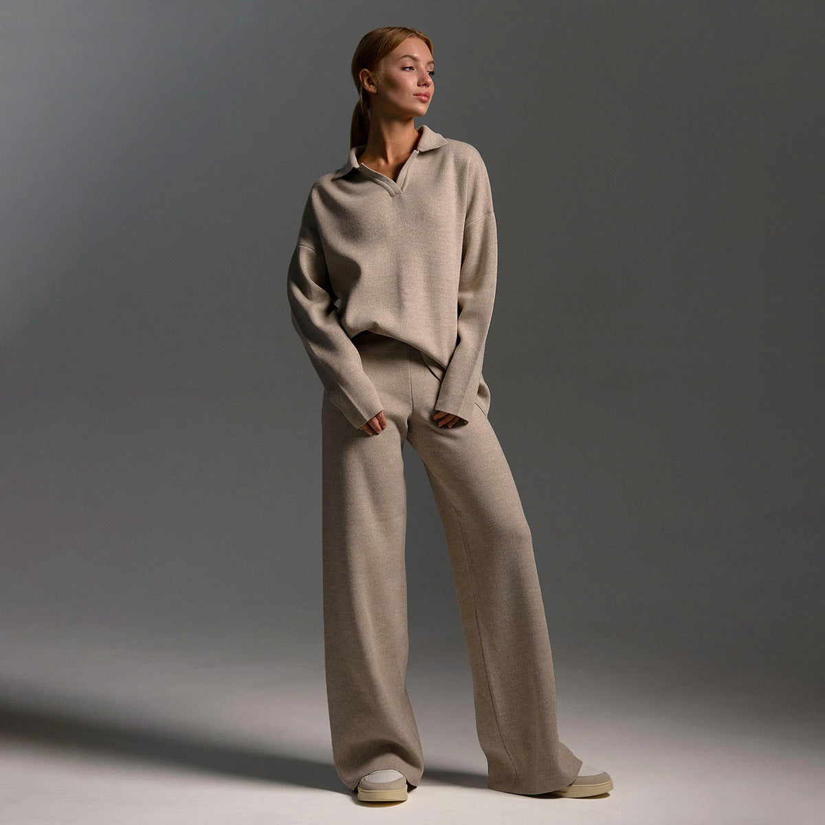 Rose Gebreide Loungewear Set voor Dames – Comfortabel, Oversized met Kraag en Wijde Pijpen