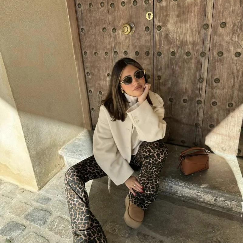 Rose Winterjas met knopen